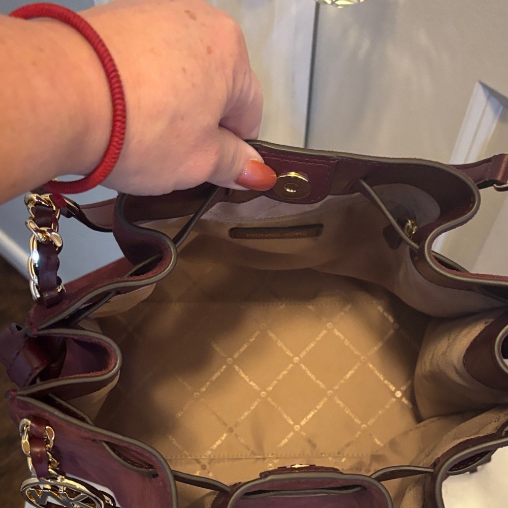 Michael Kors Burgundy Suede Shoulder Bag with Gold Chain - Picture 3 of 5